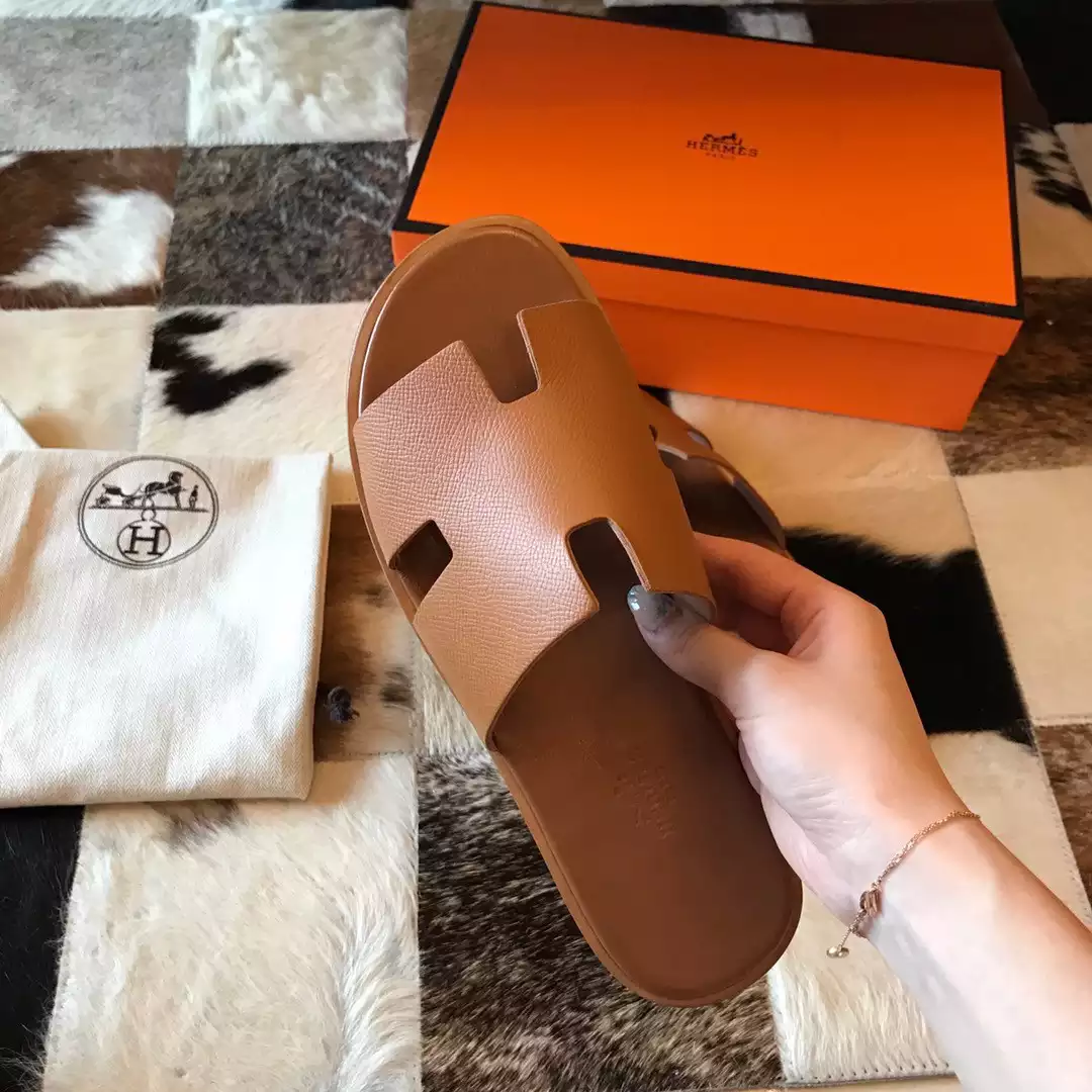 HERMES MEN'S IZMIR SANDALS IN GOLD EPSOM CALFSKIN - HMSD026