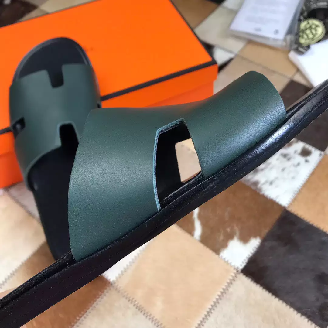 HERMES MEN'S IZMIR SANDALS IN GREEN SWIFT CALFSKIN - HMSD021