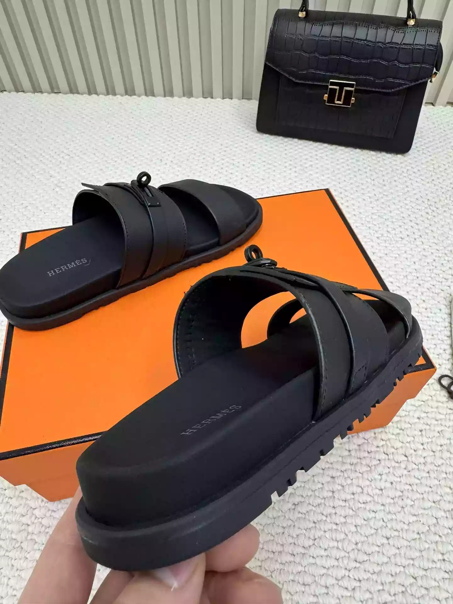 HERMES MEN'S JACKSON SANDAL IN BLACK CALFSKIN - HMSD042