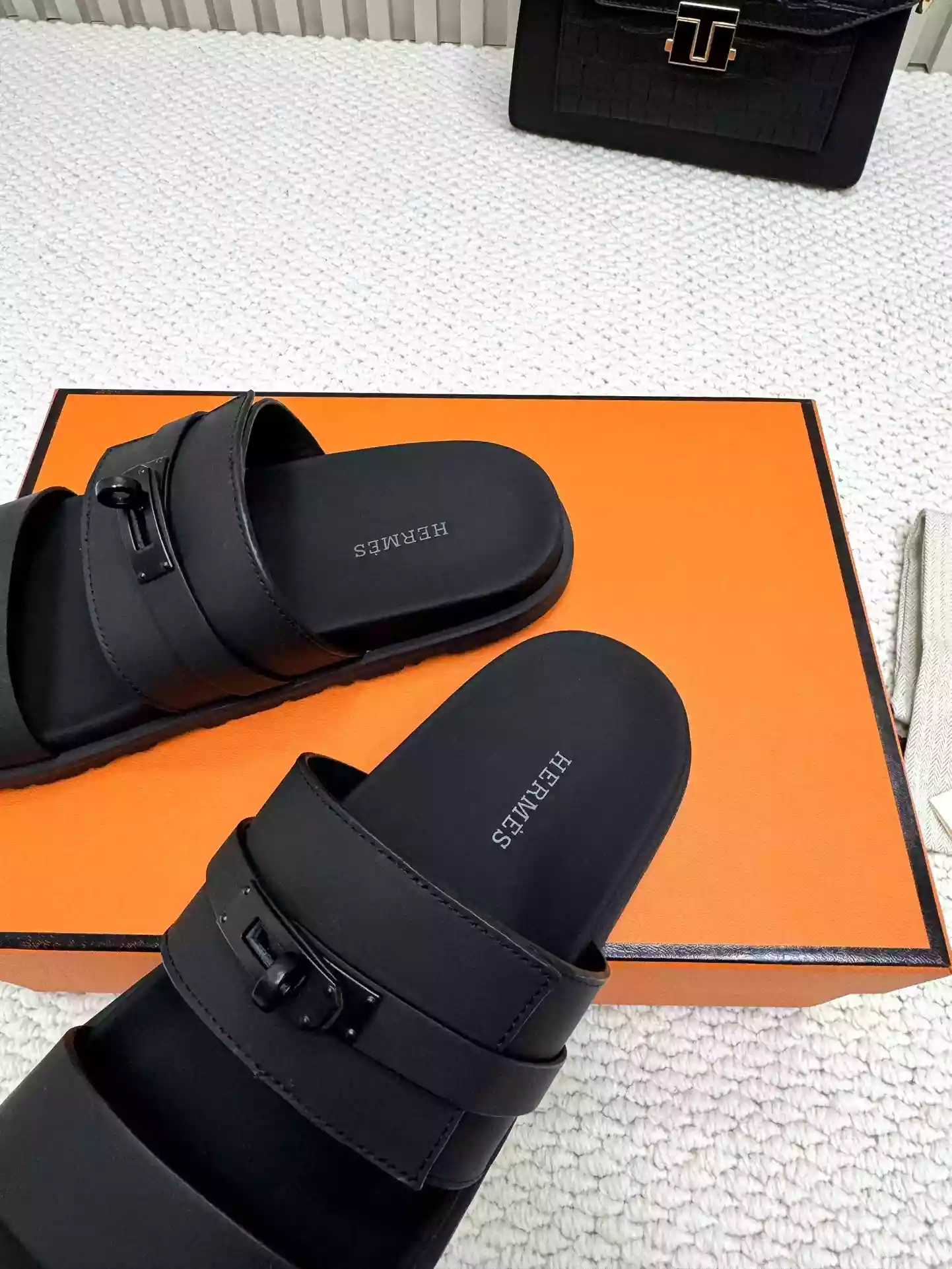 HERMES MEN'S JACKSON SANDAL IN BLACK CALFSKIN - HMSD042