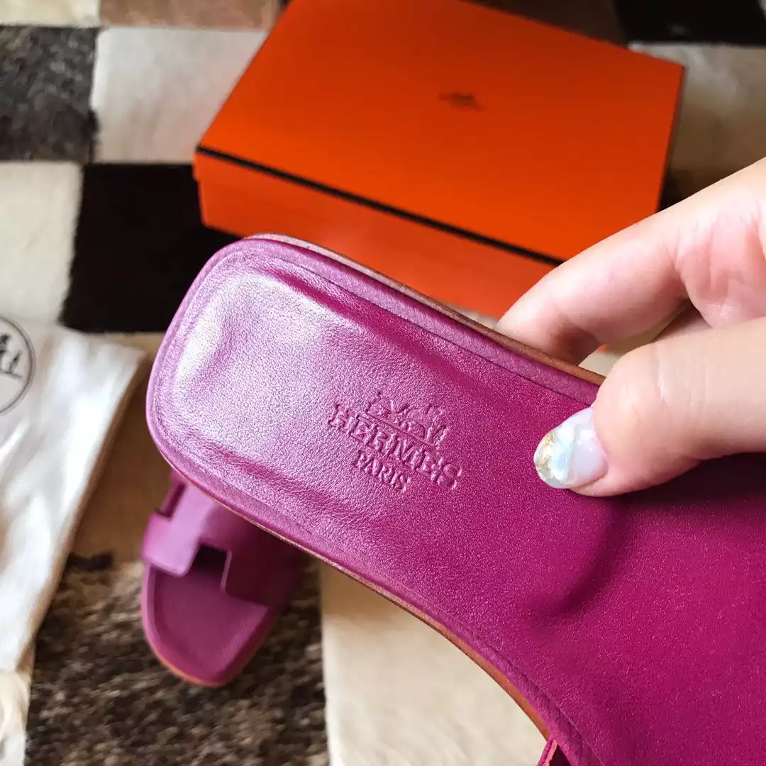 HERMES ORAN SLIDE SANDALS IN ANEMONE EPSOM CALFSKIN - HMSD063