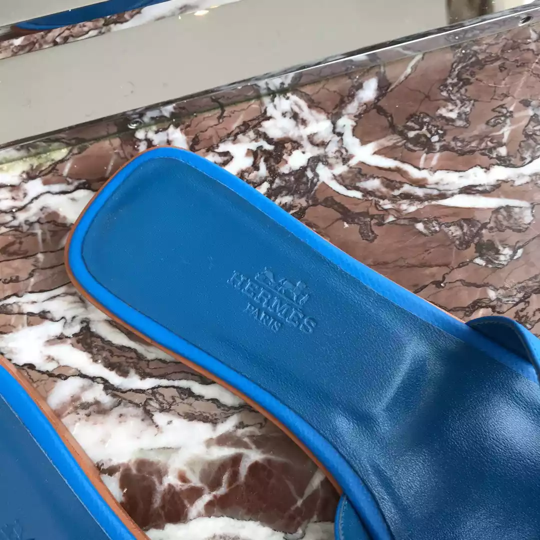 HERMES ORAN SLIDE SANDALS IN BLUE HYDRA EPSOM CALFSKIN - HMSD069