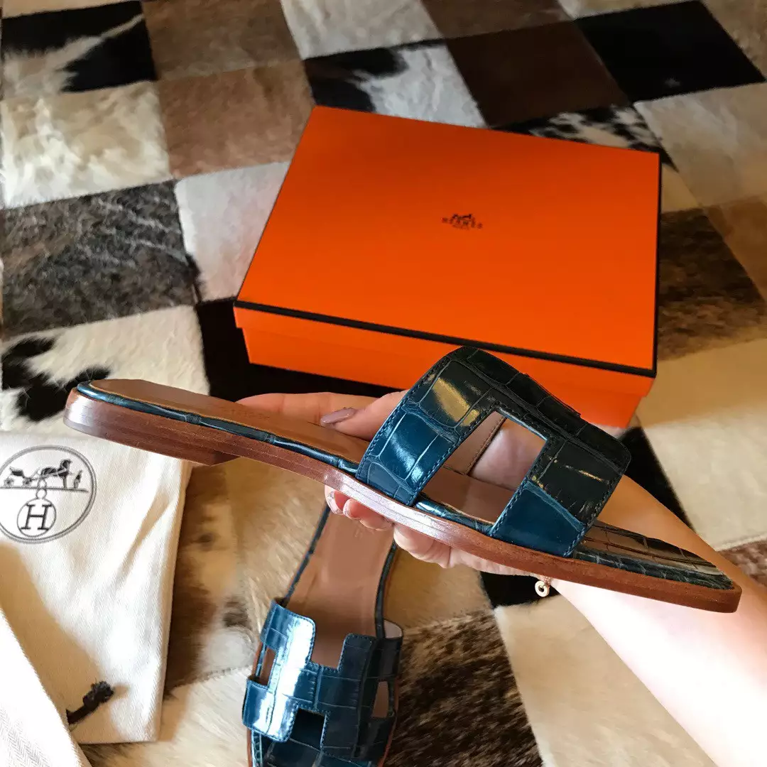 HERMES ORAN SLIDE SANDALS IN BLUE SHINY NILOTICUS CROCODILE SKIN - HMSD050