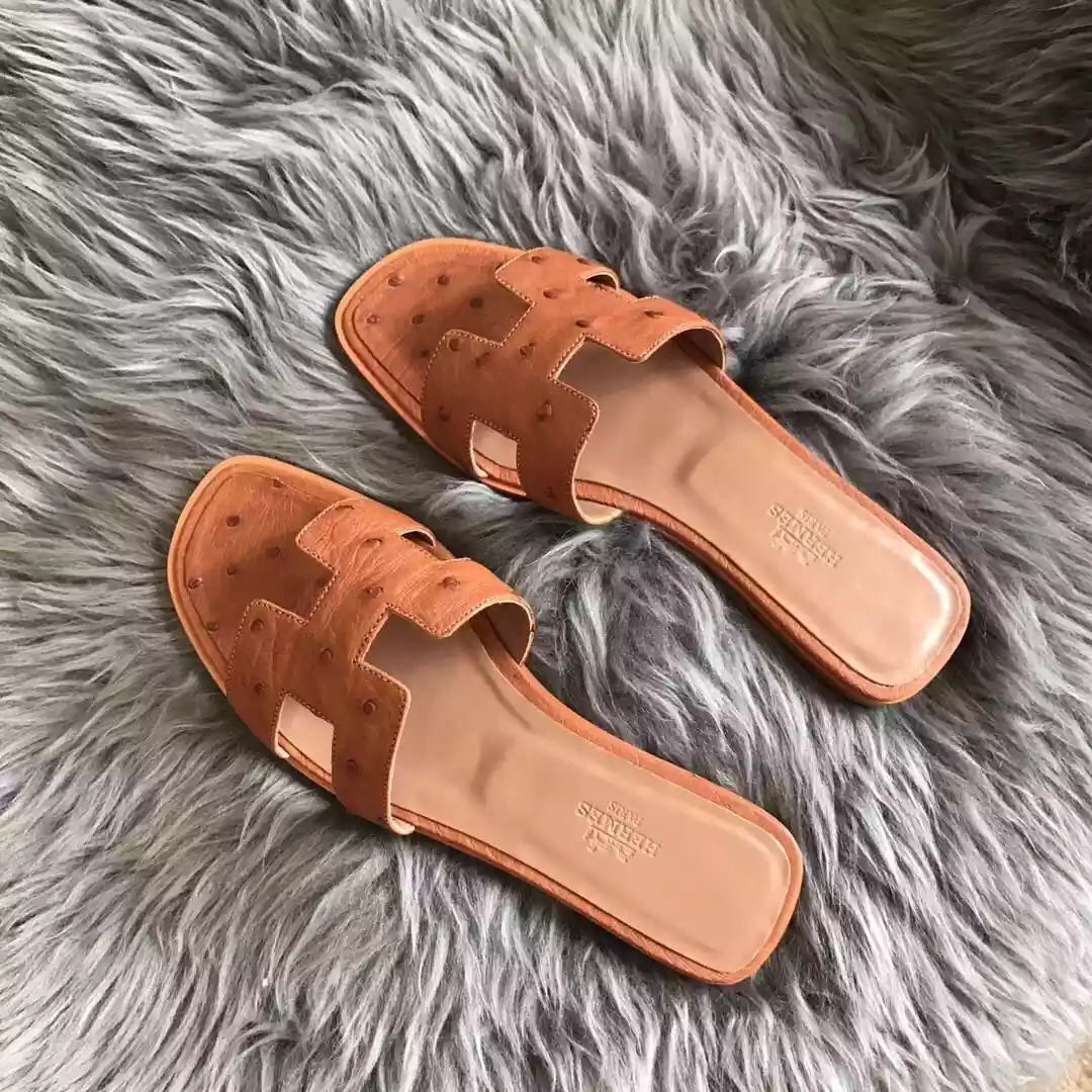 HERMES ORAN SLIDE SANDALS IN BROWN OSTRICH LEATHER - HMSD077