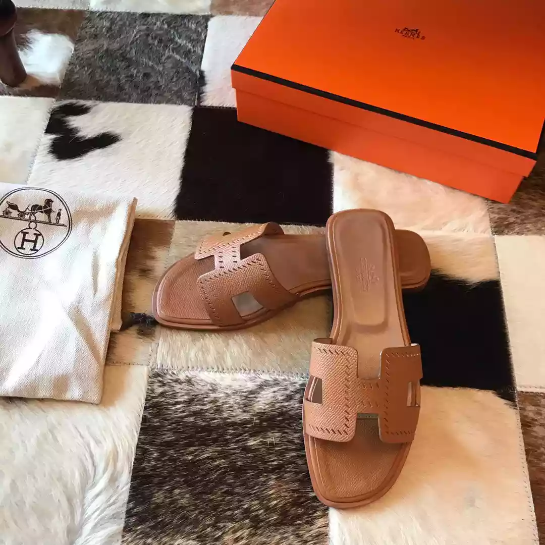 HERMES ORAN SLIDE SANDALS IN GOLD EPSOM PERFORATED CALFSKIN - HMSD096