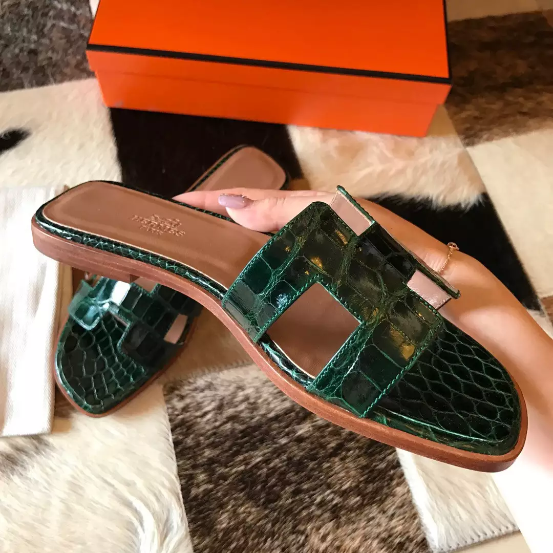 HERMES ORAN SLIDE SANDALS IN GREEN SHINY NILOTICUS CROCODILE SKIN - HMSD047