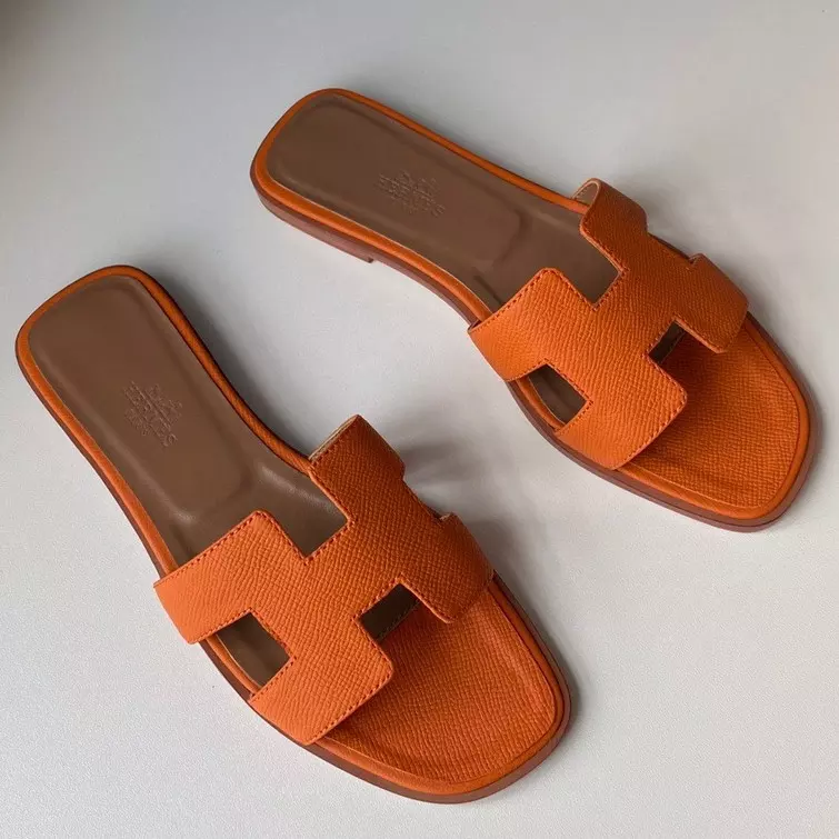 HERMES ORAN SLIDE SANDALS IN ORANGE EPSOM CALFSKIN - HMSD090