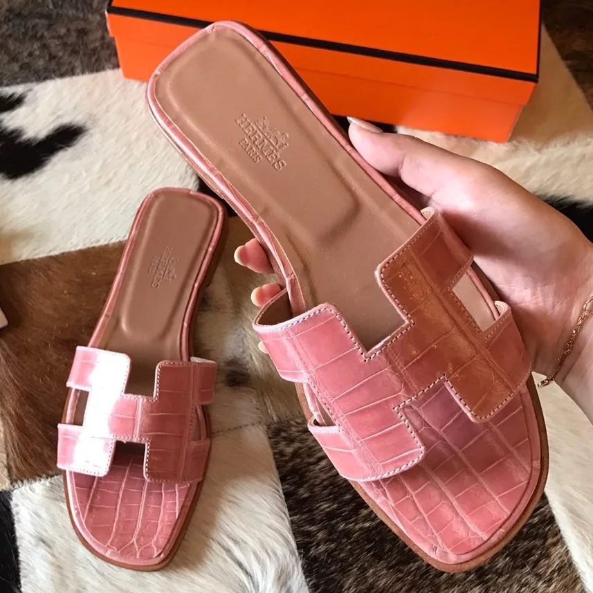 HERMES ORAN SLIDE SANDALS IN PINK SHINY NILOTICUS CROCODILE SKIN - HMSD053