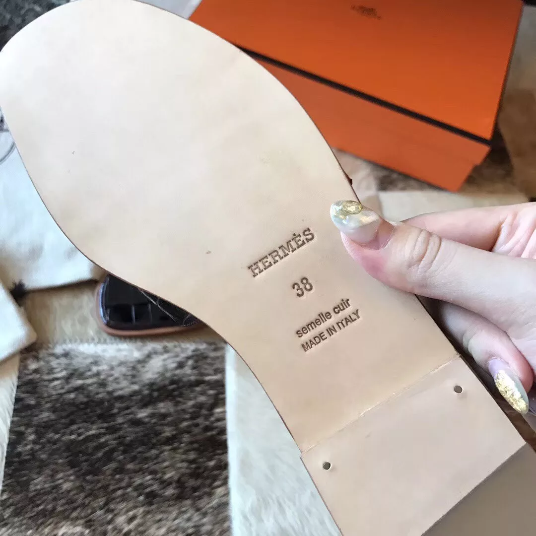 HERMES ORAN SLIDE SANDALS IN PINK SHINY NILOTICUS CROCODILE SKIN - HMSD053