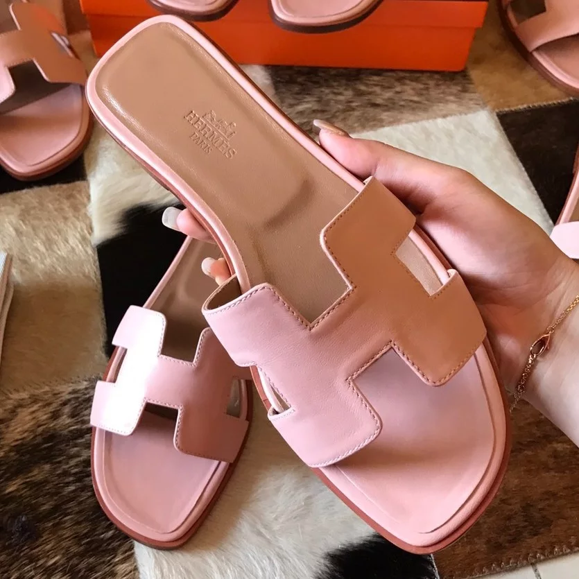 HERMES ORAN SLIDE SANDALS IN PINK SWIFT CALFSKIN - HMSD119