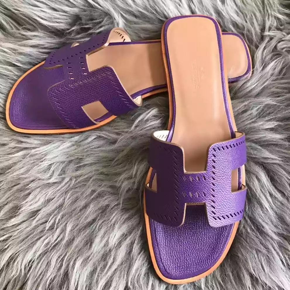 HERMES ORAN SLIDE SANDALS IN PURPLE EPSOM PERFORATED CALFSKIN - HMSD098
