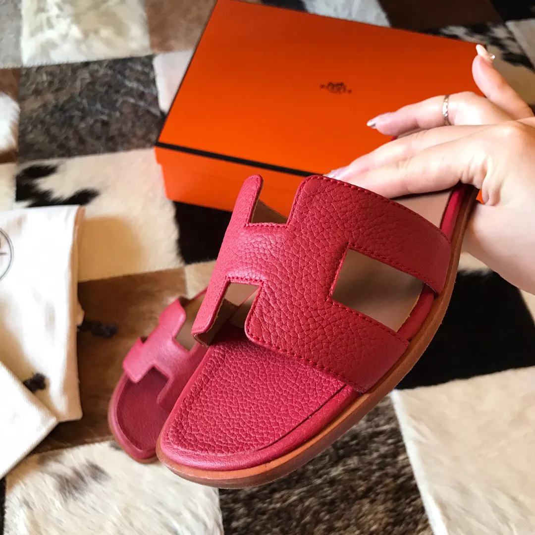 HERMES ORAN SLIDE SANDALS IN RED CLEMENCE LEATHER - HMSD112