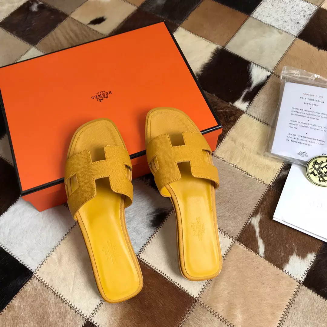 HERMES ORAN SLIDE SANDALS IN YELLOW EPSOM CALFSKIN - HMSD088