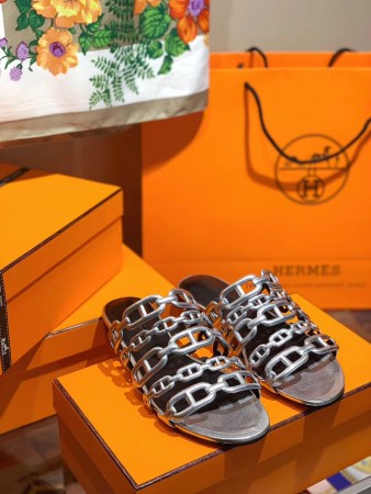 HERMES THALASSA SLIDE SANDALS IN SILVER LAMBSKIN - HMSD137