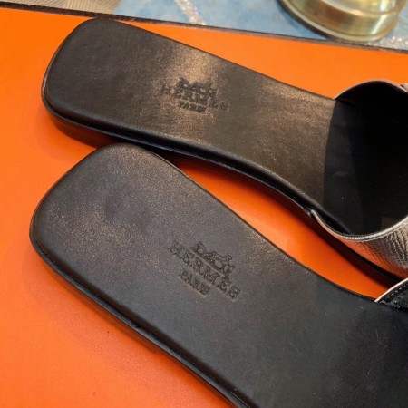 HERMES VIEW SLIDE SANDALS IN SILVER EPSOM CALFSKIN - HMSD132