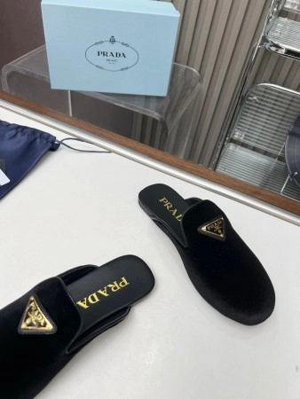 PRADA WOMEN'S SLIPPERS IN BLACK VELVET - PSD013