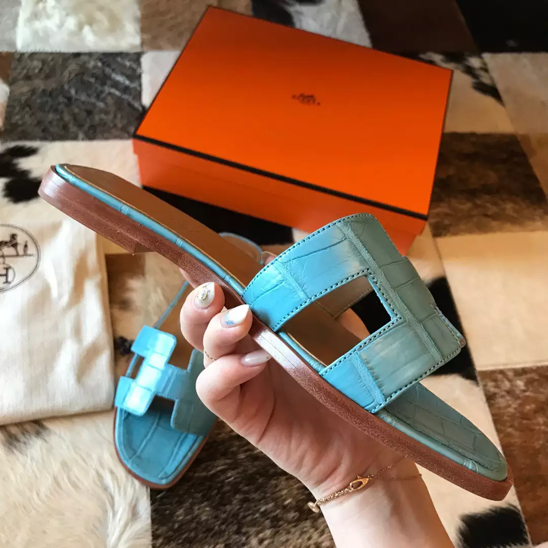 HERMES ORAN SLIDE SANDALS IN CELESTE SHINY NILOTICUS CROCODILE SKIN - HMSD048