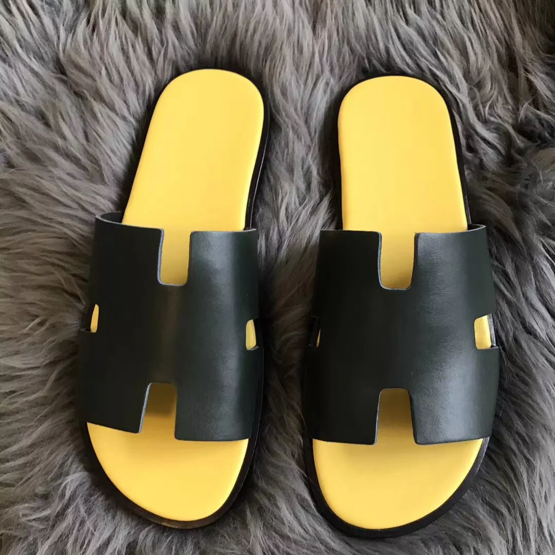 HERMES MEN'S IZMIR SANDALS IN NOIR SWIFT CALFSKIN - HMSD018