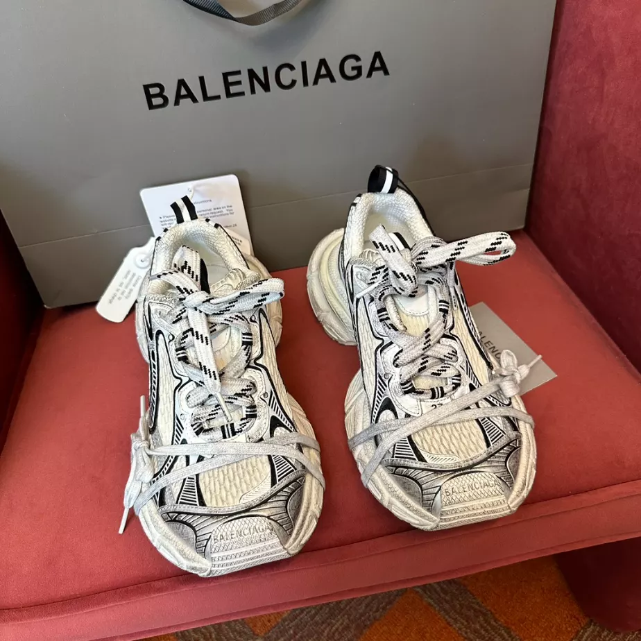 BALENCIAGA MEN'S 3XL SNEAKER - BLA097