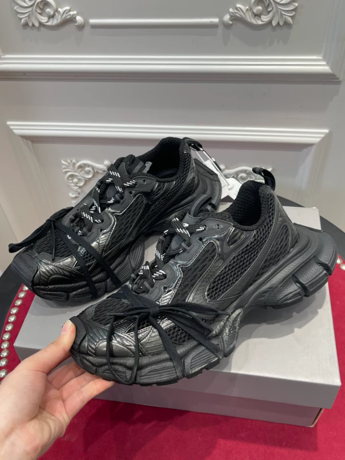 BALENCIAGA MEN'S 3XL SNEAKER - BLA116