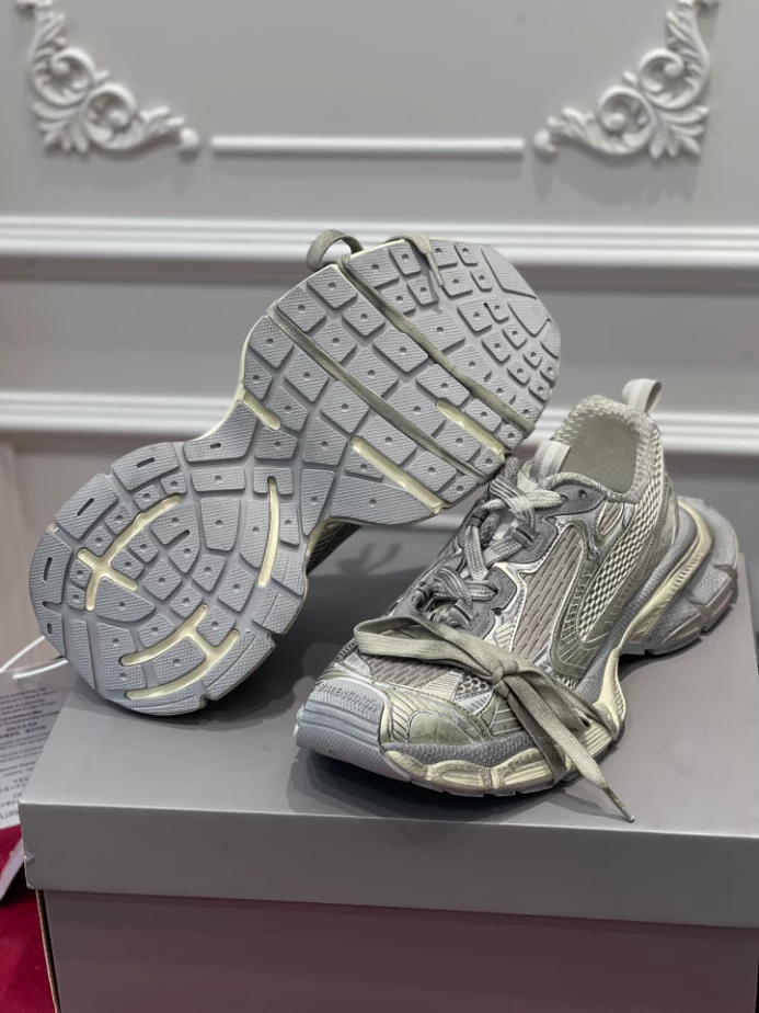 BALENCIAGA MEN'S 3XL SNEAKER - BLA117