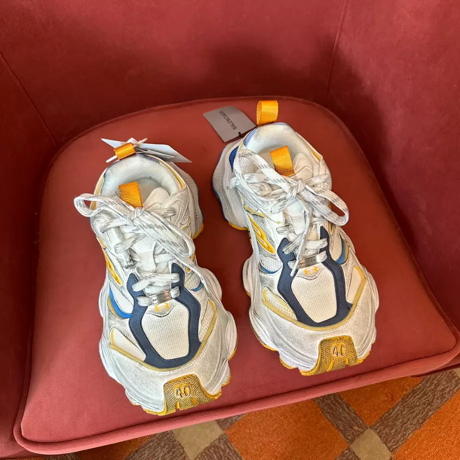 BALENCIAGA MEN'S CARGO SNEAKER - BLA105