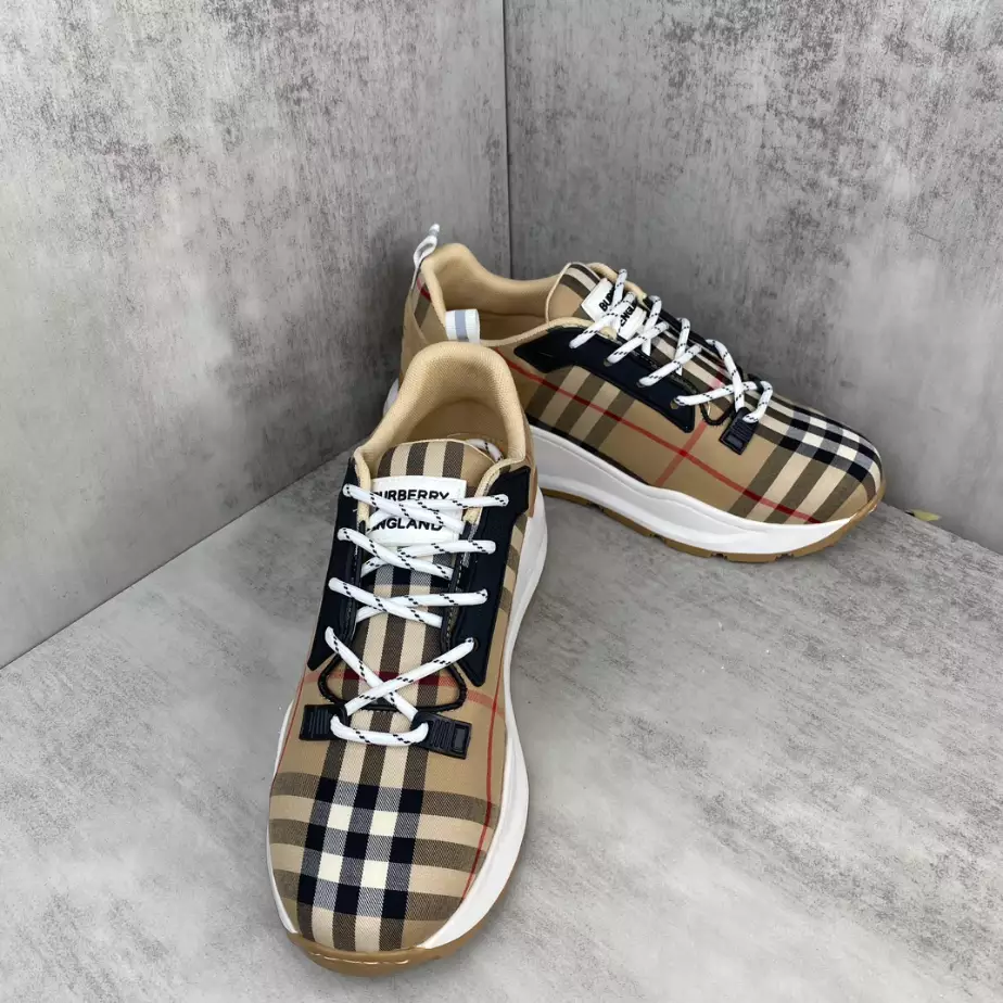 BURBERRY PLATFORM SNEAKERS - BBR058