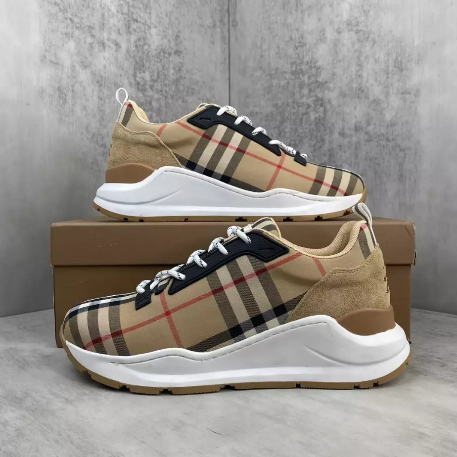 BURBERRY PLATFORM SNEAKERS - BBR058