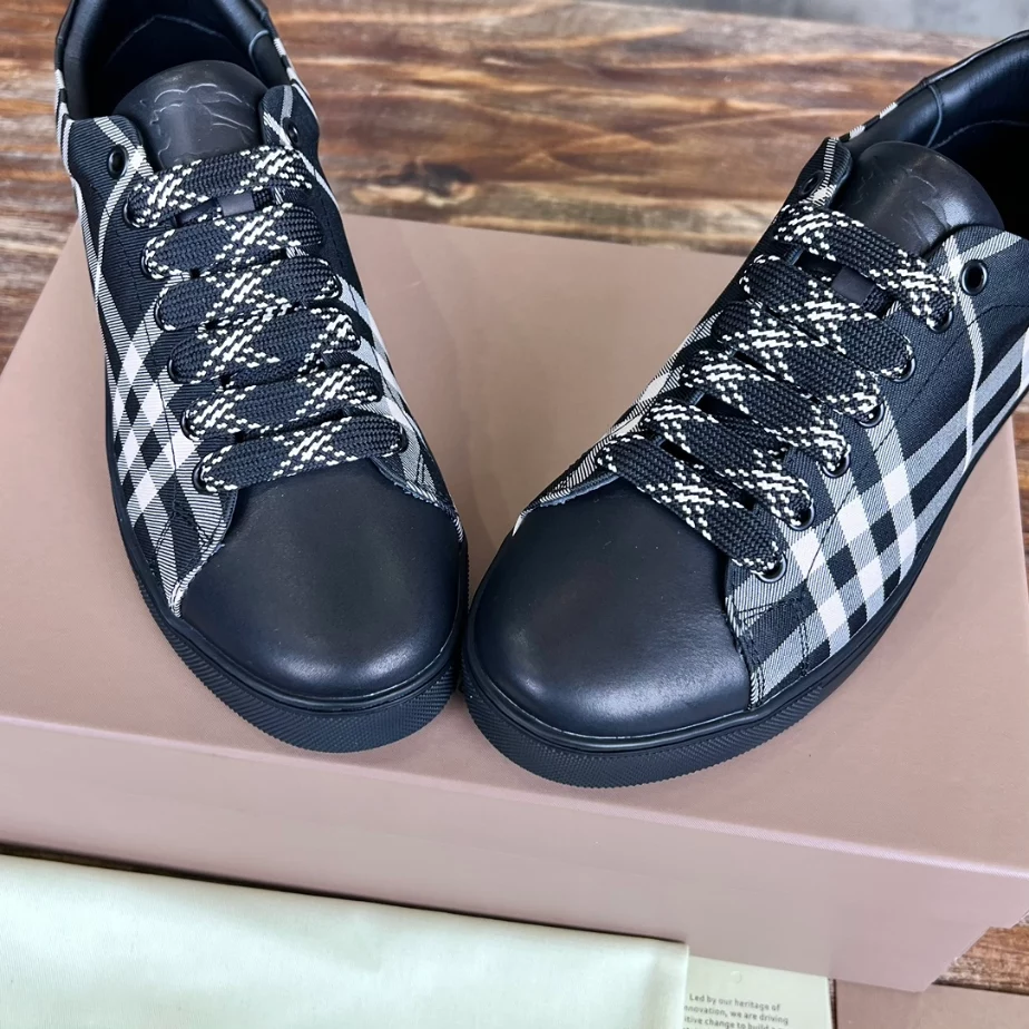 BURBERRY CHECK AND LEATHER SNEAKERS - BBR073
