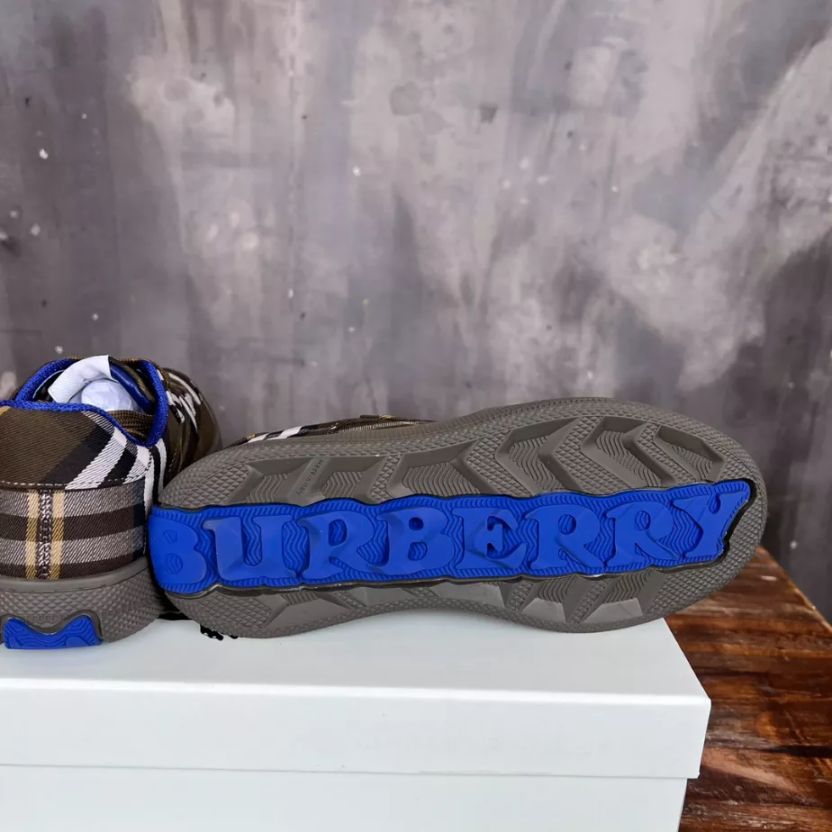 BURBERRY CHECK TERRACE SNEAKERS - BBR069