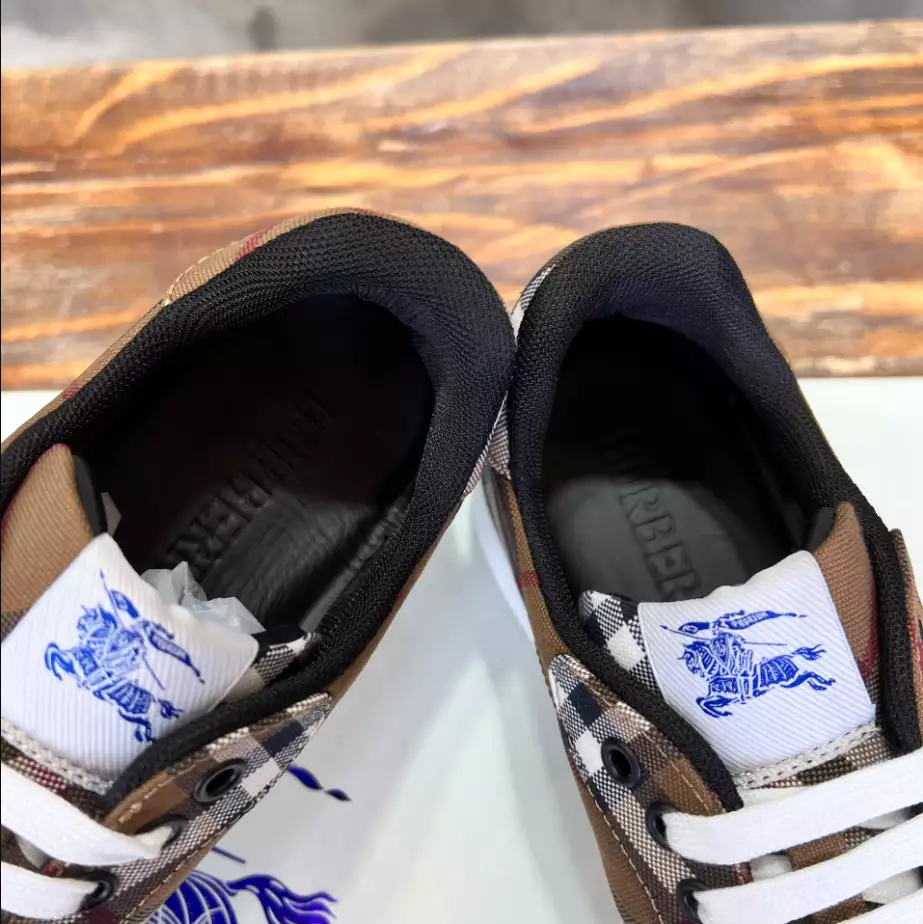 BURBERRY CHECK TERRACE SNEAKERS - BBR092