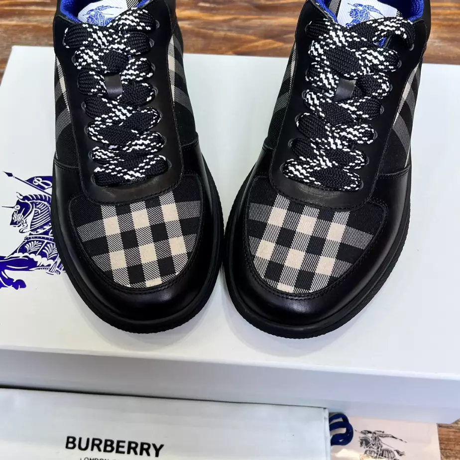 BURBERRY LEATHER AND CHECK TERRACE SNEAKERS - BBR084