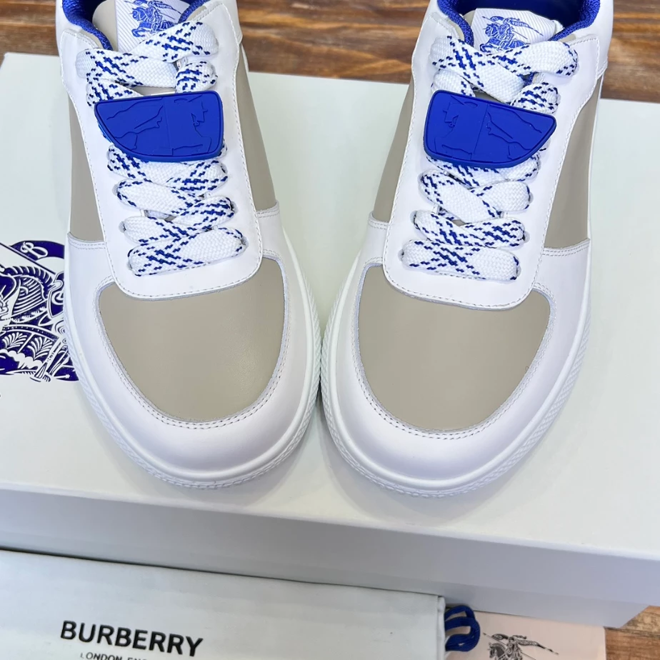 BURBERRY LEATHER SNEAKERS - BBR077