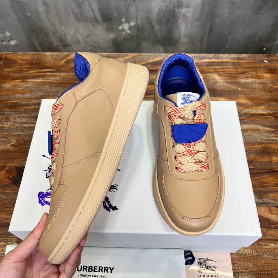 BURBERRY LEATHER SNEAKERS - BBR079