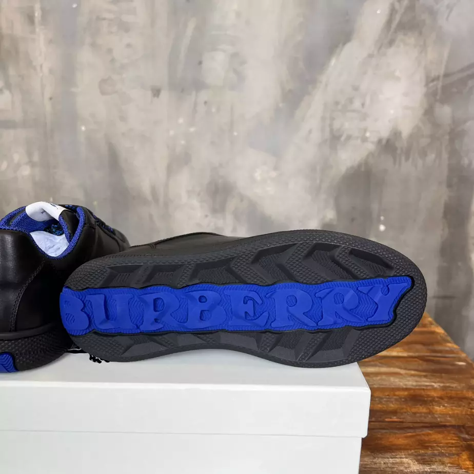 BURBERRY LEATHER STOCK SNEAKERS - BBR087