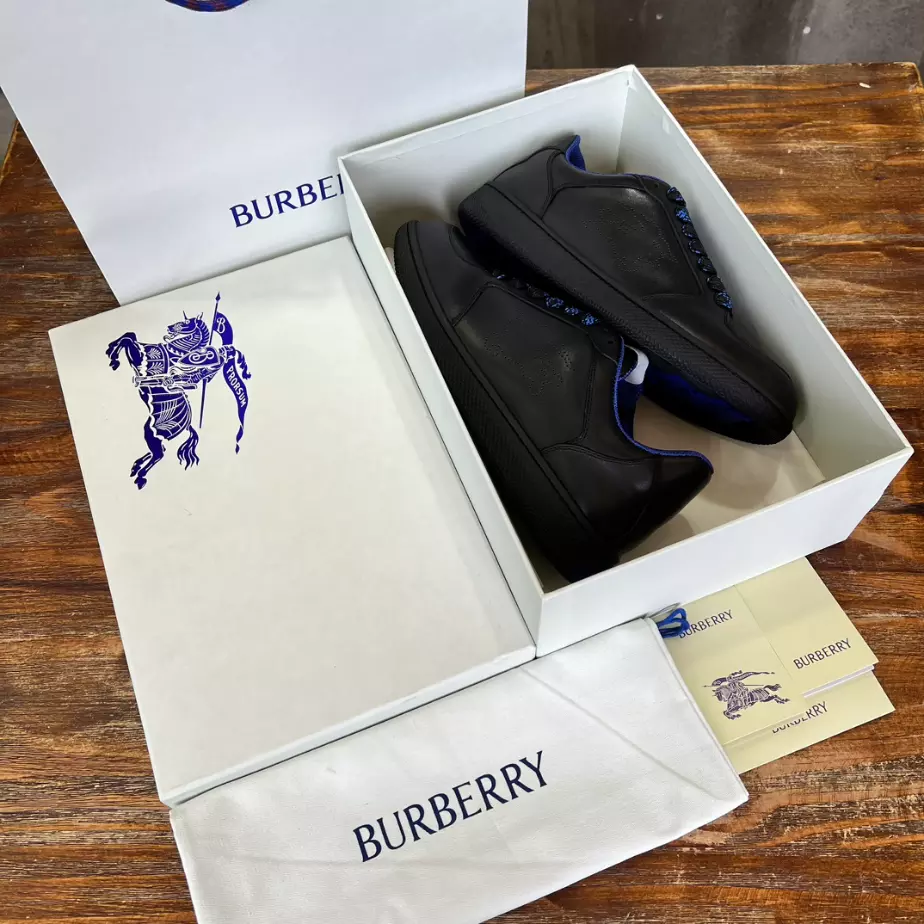 BURBERRY LEATHER STOCK SNEAKERS - BBR087