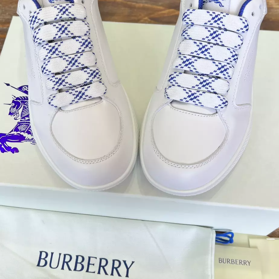 BURBERRY LEATHER STOCK SNEAKERS - BBR088