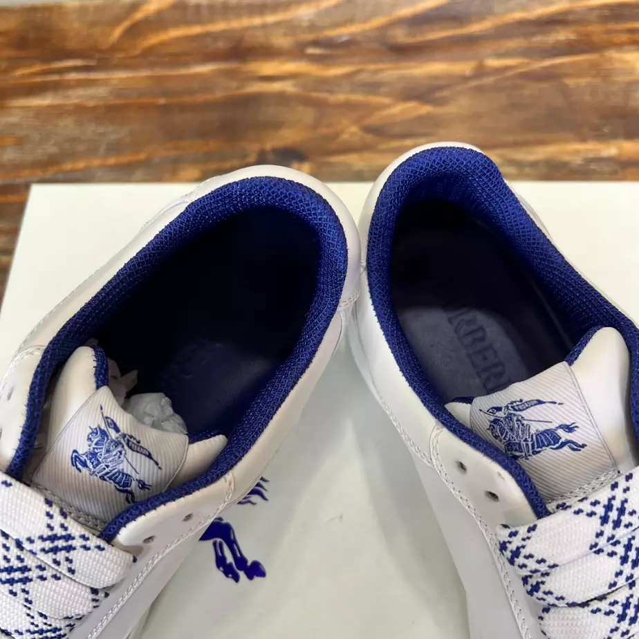 BURBERRY LEATHER STOCK SNEAKERS - BBR088