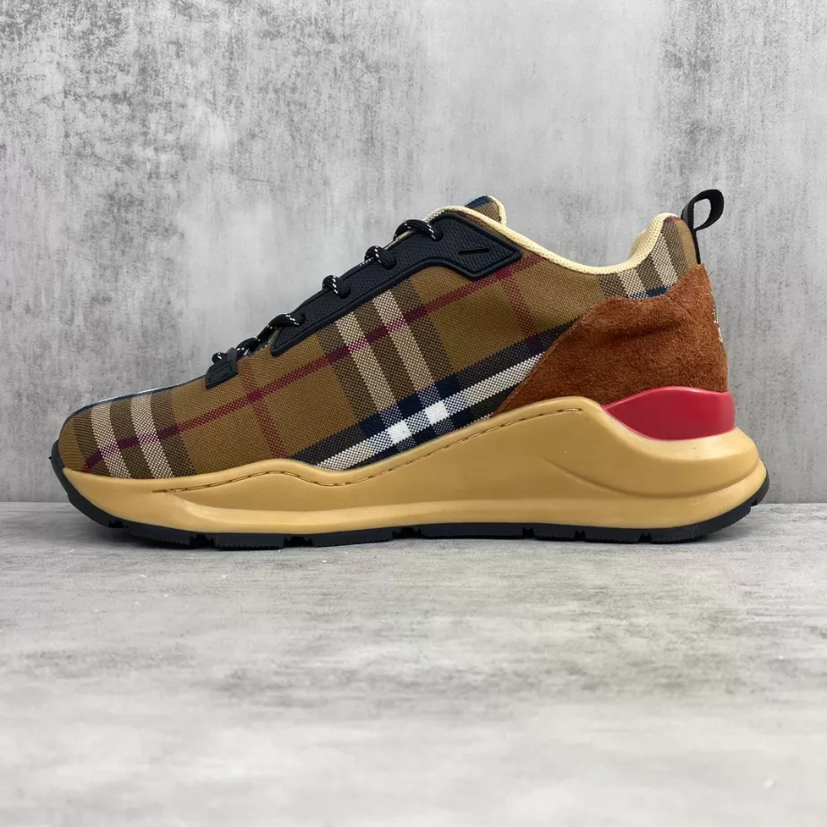 BURBERRY PLATFORM SNEAKERS - BBR062