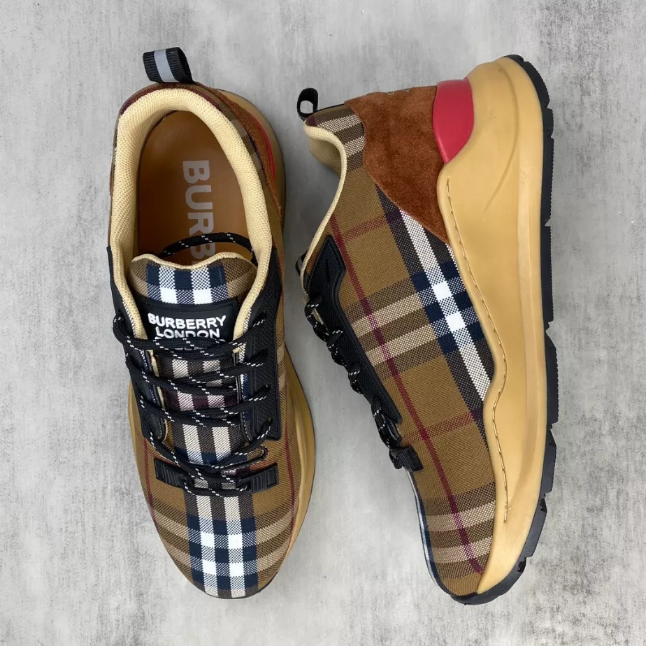 BURBERRY PLATFORM SNEAKERS - BBR062