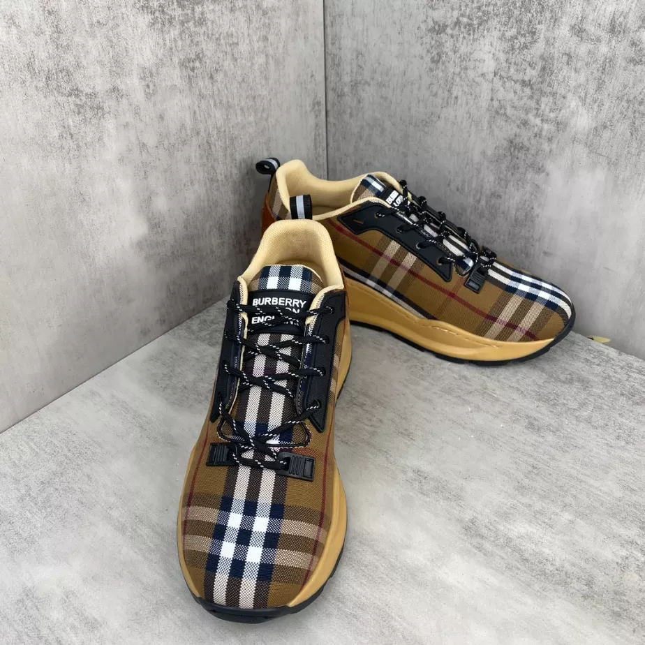 BURBERRY PLATFORM SNEAKERS - BBR062