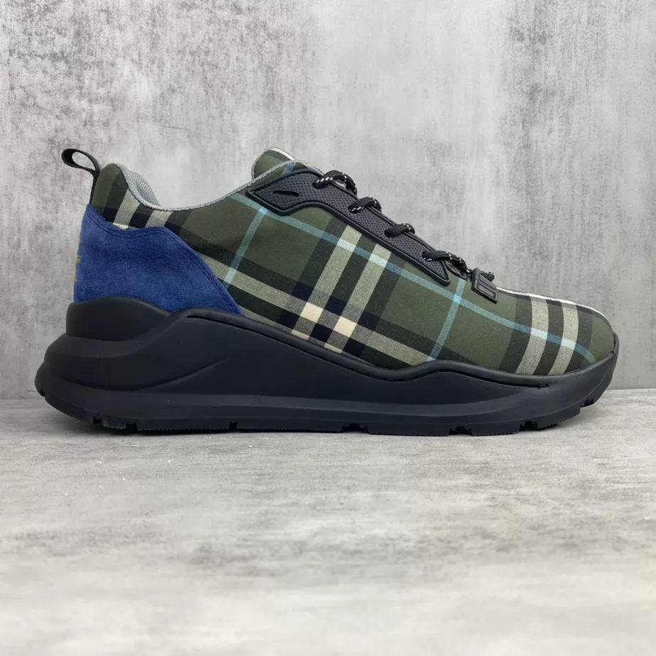 BURBERRY PLATFORM SNEAKERS - BBR063