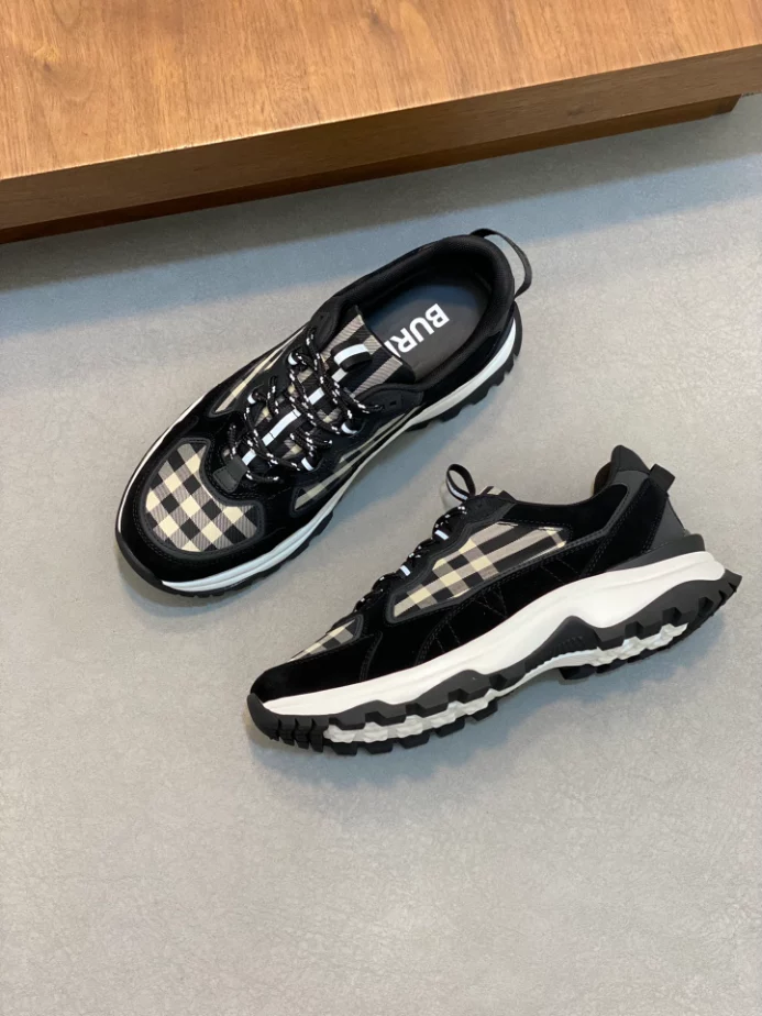 BURBERRY SNEAKERS - BBR066