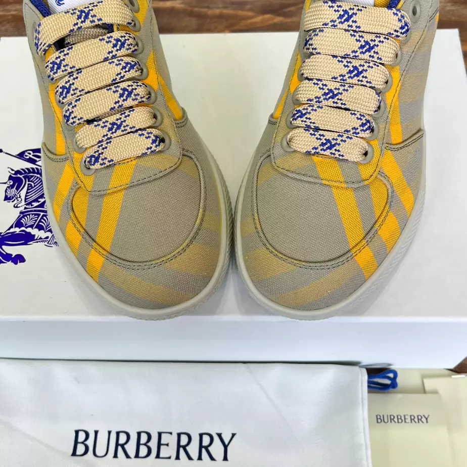 BURBERRY TERRACE SNEAKERS - BBR089
