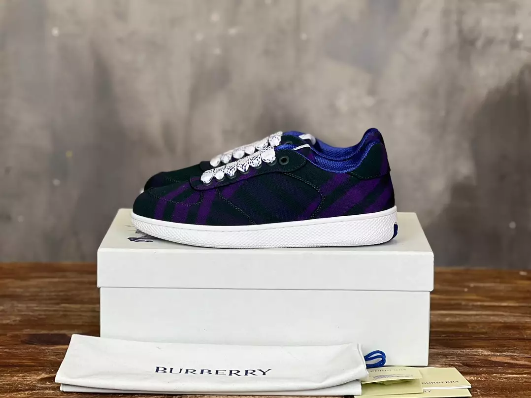 BURBERRY TERRACE SNEAKERS - BBR090
