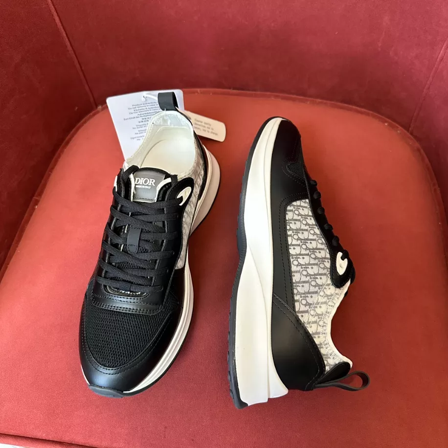 DIOR B25 RUNNER CASUAL SNEAKERS