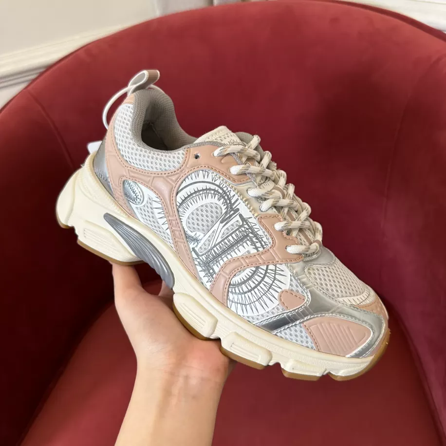 DIOR CHRONO SNEAKERS.