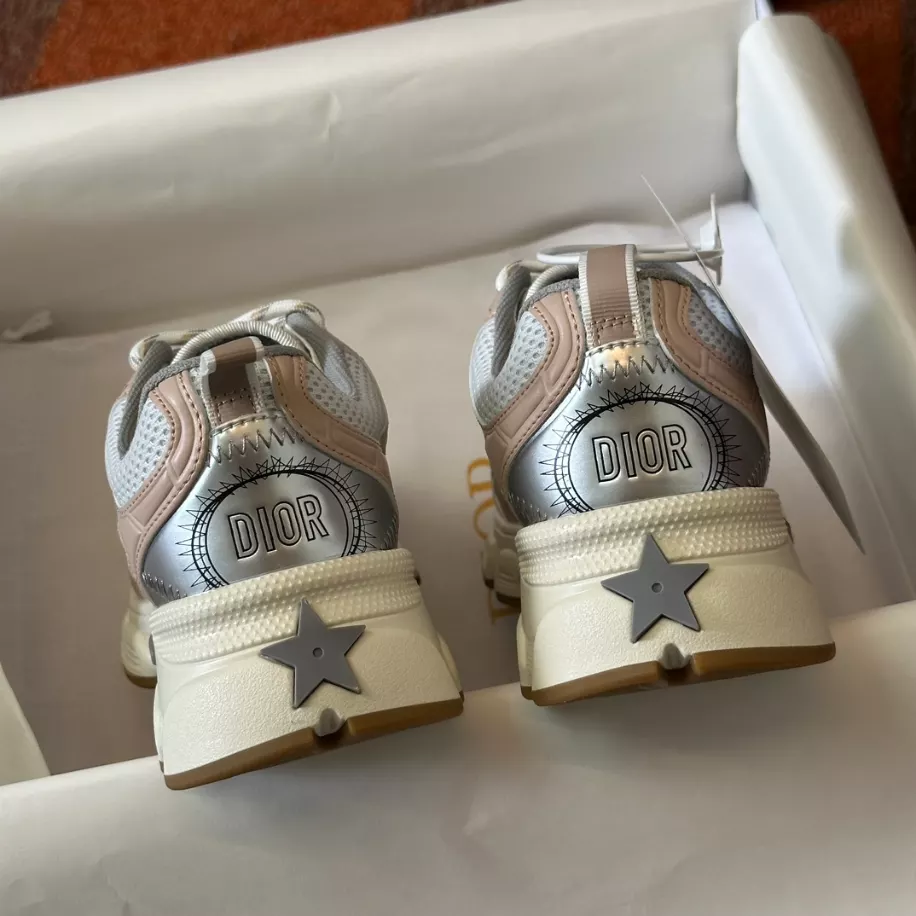 DIOR CHRONO SNEAKERS.