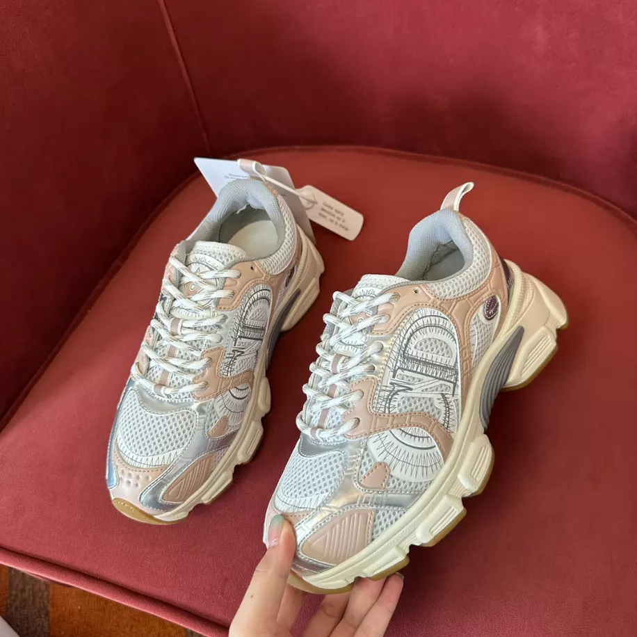 DIOR CHRONO SNEAKERS.