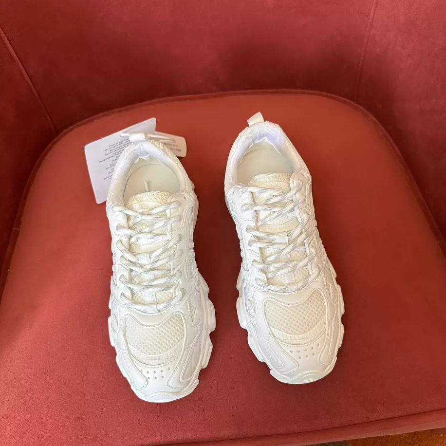 DIOR CHRONO SNEAKERS.